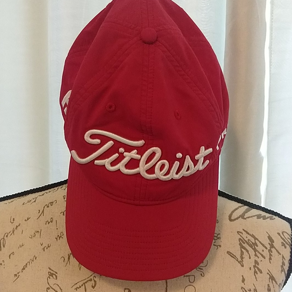 Titleist Pro V1 Golf Hat